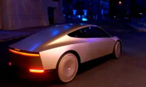 Tesla ra mắt robotaxi